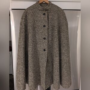 Pendleton ladies Tweed wool cape with stand-up collar, original buttons, lining
